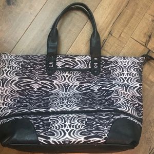 Stella & Dot Getaway Weekender/Beach/Everyday bag